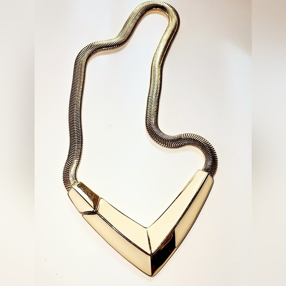 TRIFARI CREAM ENAMEL CHOKER NECKLACE 1980s FRONT CLOSURE - Picture 2 of 11